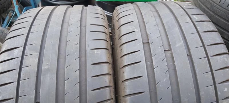 Гуми Летни 245/40R18, снимка 1 - Гуми и джанти - 30582306