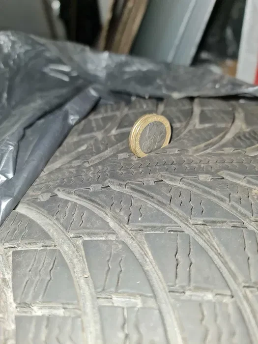 Гуми Зимни 225/60R17, снимка 6 - Гуми и джанти - 50742586