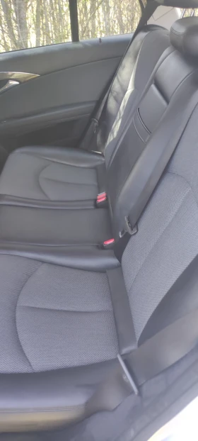 Mercedes-Benz E 220, снимка 7