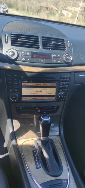 Mercedes-Benz E 220, снимка 12