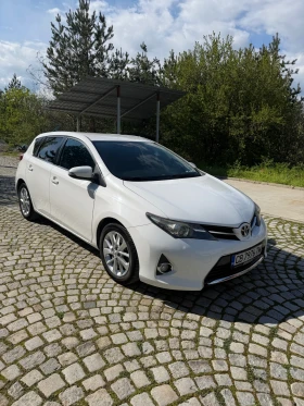 Toyota Auris 2.0 D4D 124 к. с., снимка 1