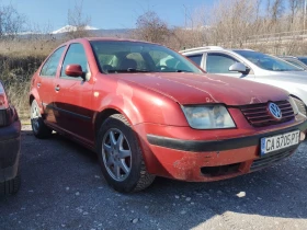 VW Bora 1.6 КЛИМАТРОНИК - 850 € / 1662.46 лв. - 80590158 2