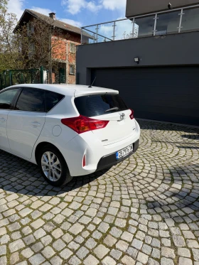 Toyota Auris 2.0 D4D 124 �. �. | Mobile.bg � ����� ������ 8