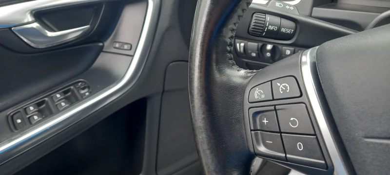 Volvo V60 2.0D-163кс FULL-OCEAN RACE ИЗКЛЮЧИТЕЛО СЕРВИ КНИЖК, снимка 13 - Автомобили и джипове - 15268949