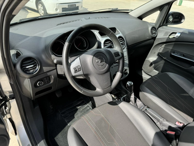 Opel Corsa 1.3 75ps DIESEL, снимка 9 - Автомобили и джипове - 47215098