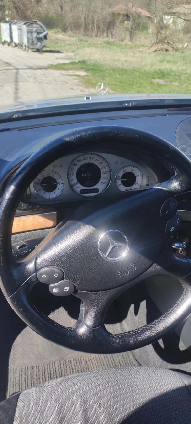 Mercedes-Benz E 220, снимка 2 - Автомобили и джипове - 52258918