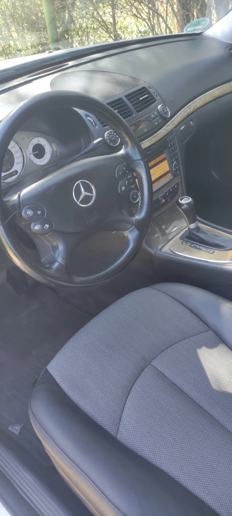 Mercedes-Benz E 220, снимка 9 - Автомобили и джипове - 52258918