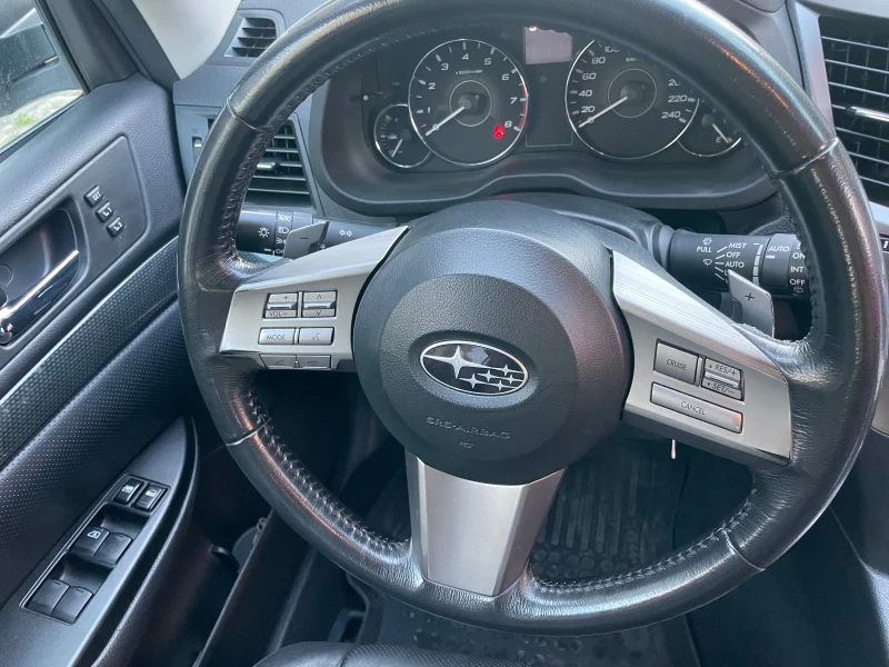 Subaru Legacy 2.5i, снимка 4 - Автомобили и джипове - 52658155