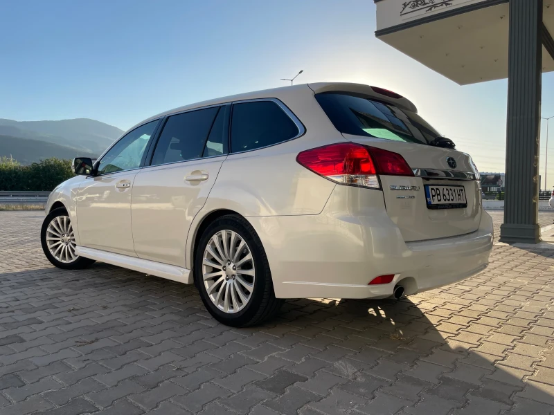 Subaru Legacy 2.5i, снимка 2 - Автомобили и джипове - 52658155