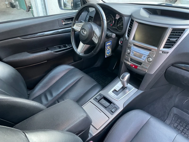 Subaru Legacy 2.5i, снимка 9 - Автомобили и джипове - 52658155