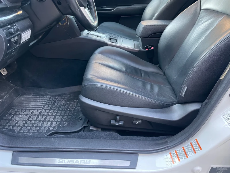 Subaru Legacy 2.5i, снимка 6 - Автомобили и джипове - 52658155