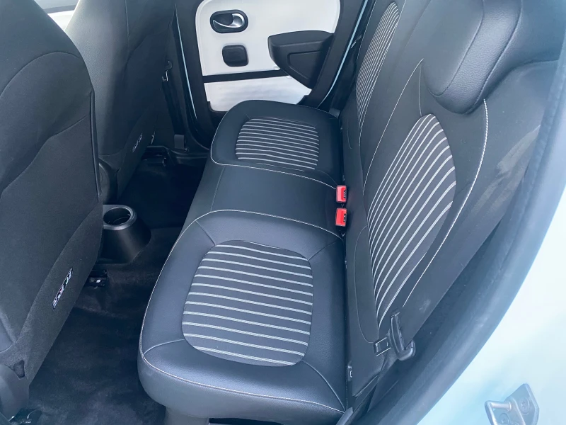 Renault Twingo 22kwh Като нова, снимка 15 - Автомобили и джипове - 52067764