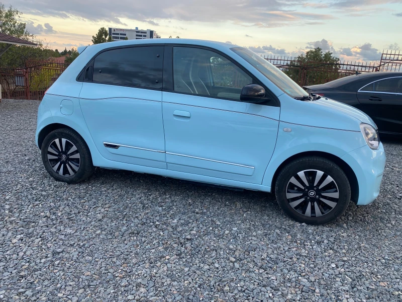 Renault Twingo 22kwh Като нова, снимка 3 - Автомобили и джипове - 52067764