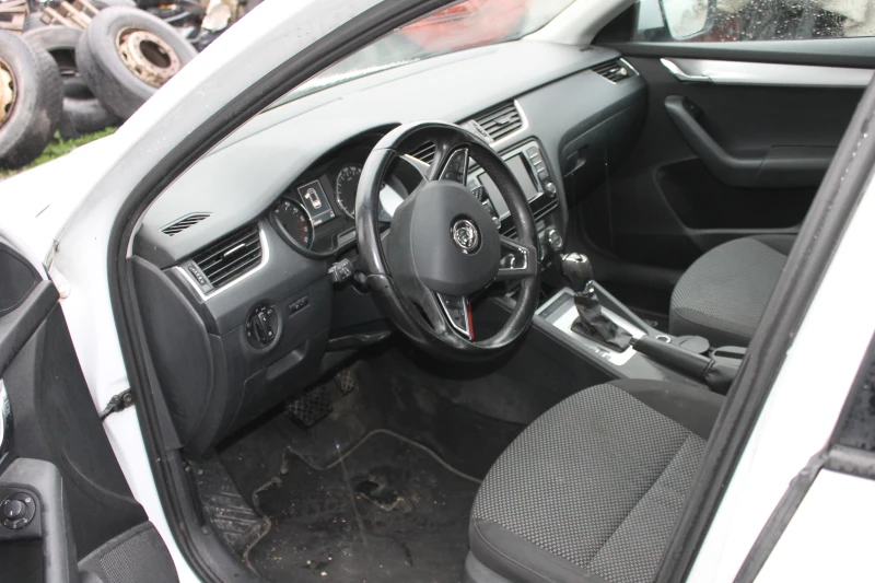 Skoda Octavia ЗА ЧАСТИ, ИТАЛИЯ, НОВ ВНОС, снимка 8 - Автомобили и джипове - 52365210