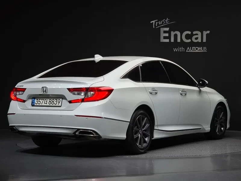 Honda Accord 1.5 Turbo, снимка 2 - Автомобили и джипове - 55738901