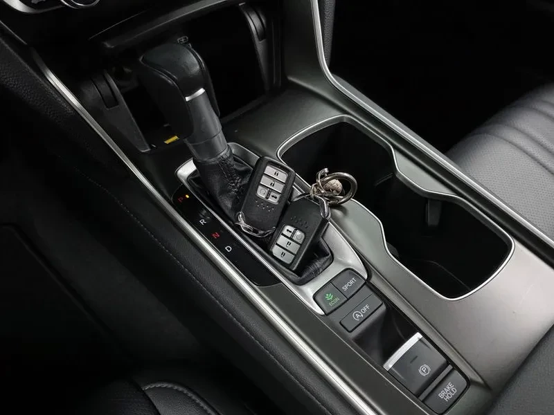 Honda Accord 1.5 Turbo, снимка 9 - Автомобили и джипове - 55738901