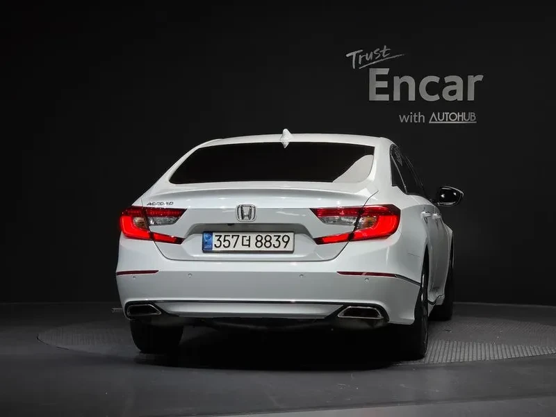 Honda Accord 1.5 Turbo, снимка 4 - Автомобили и джипове - 55738901