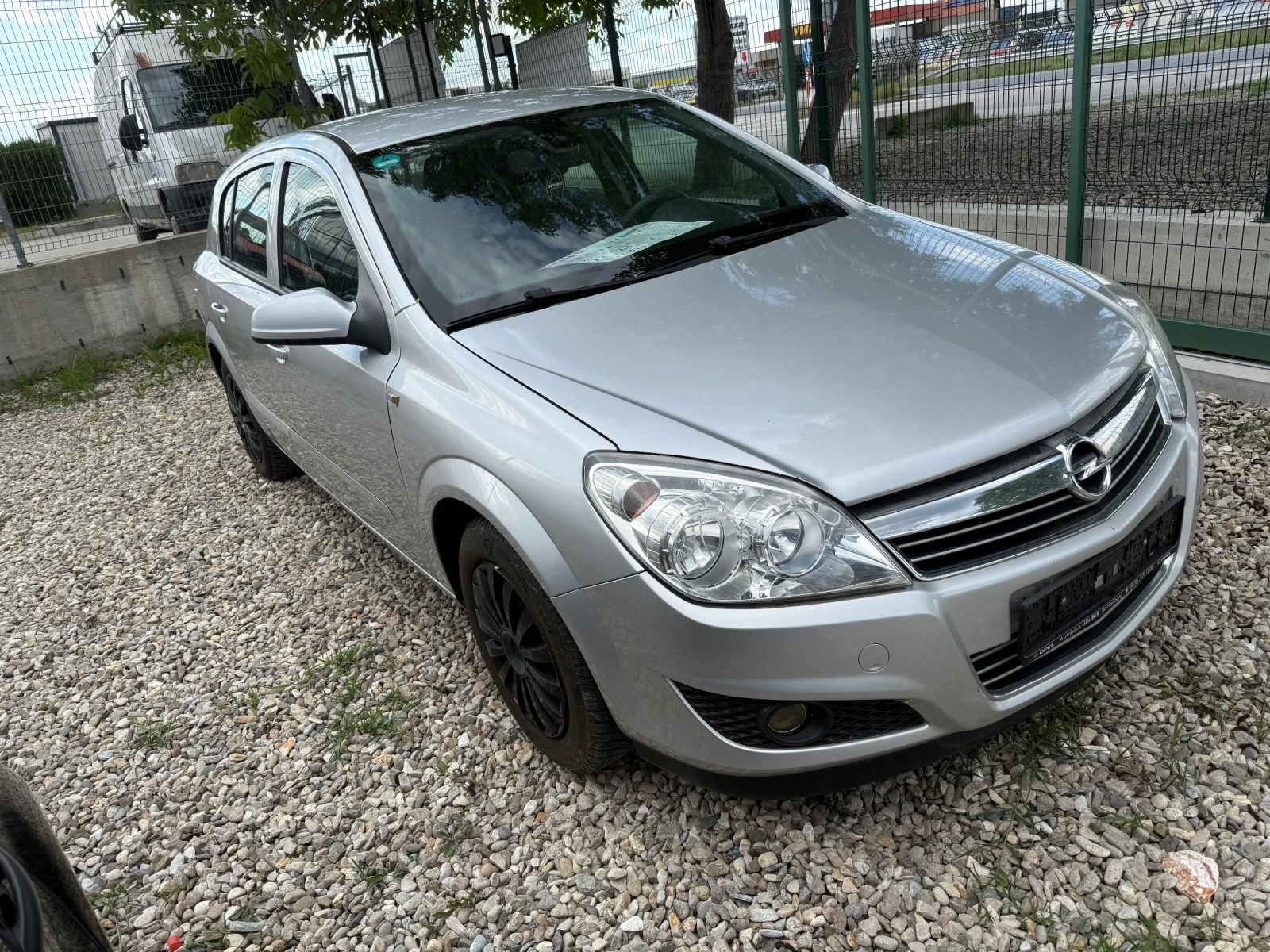 Opel Astra 1.6 i twinport - изображение 2