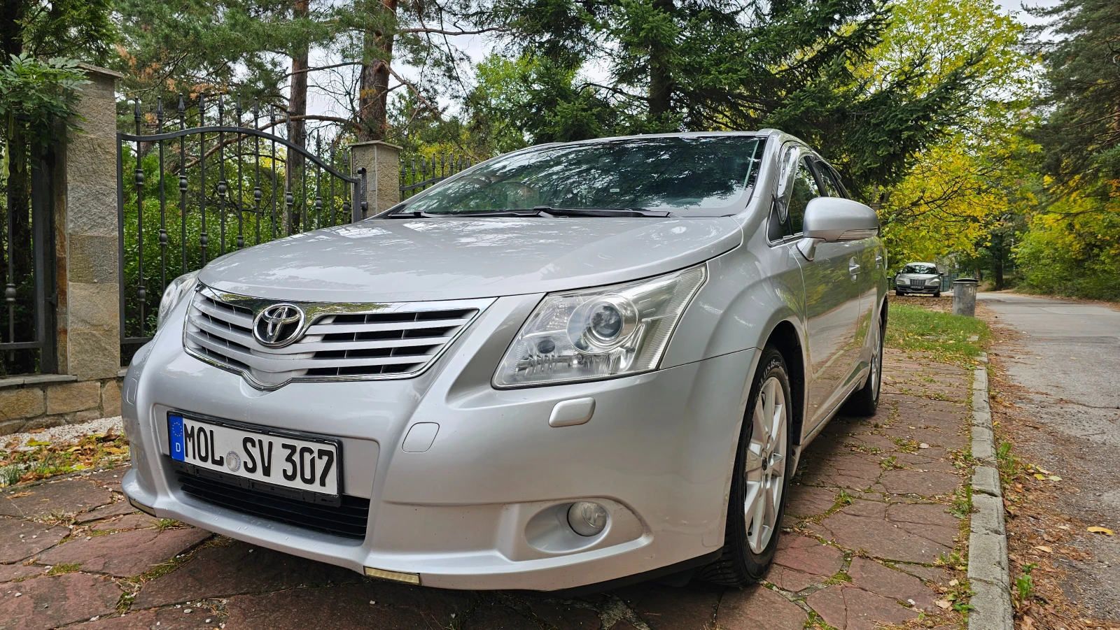 Toyota Avensis 1.8 | Mobile.bg — изображение 1