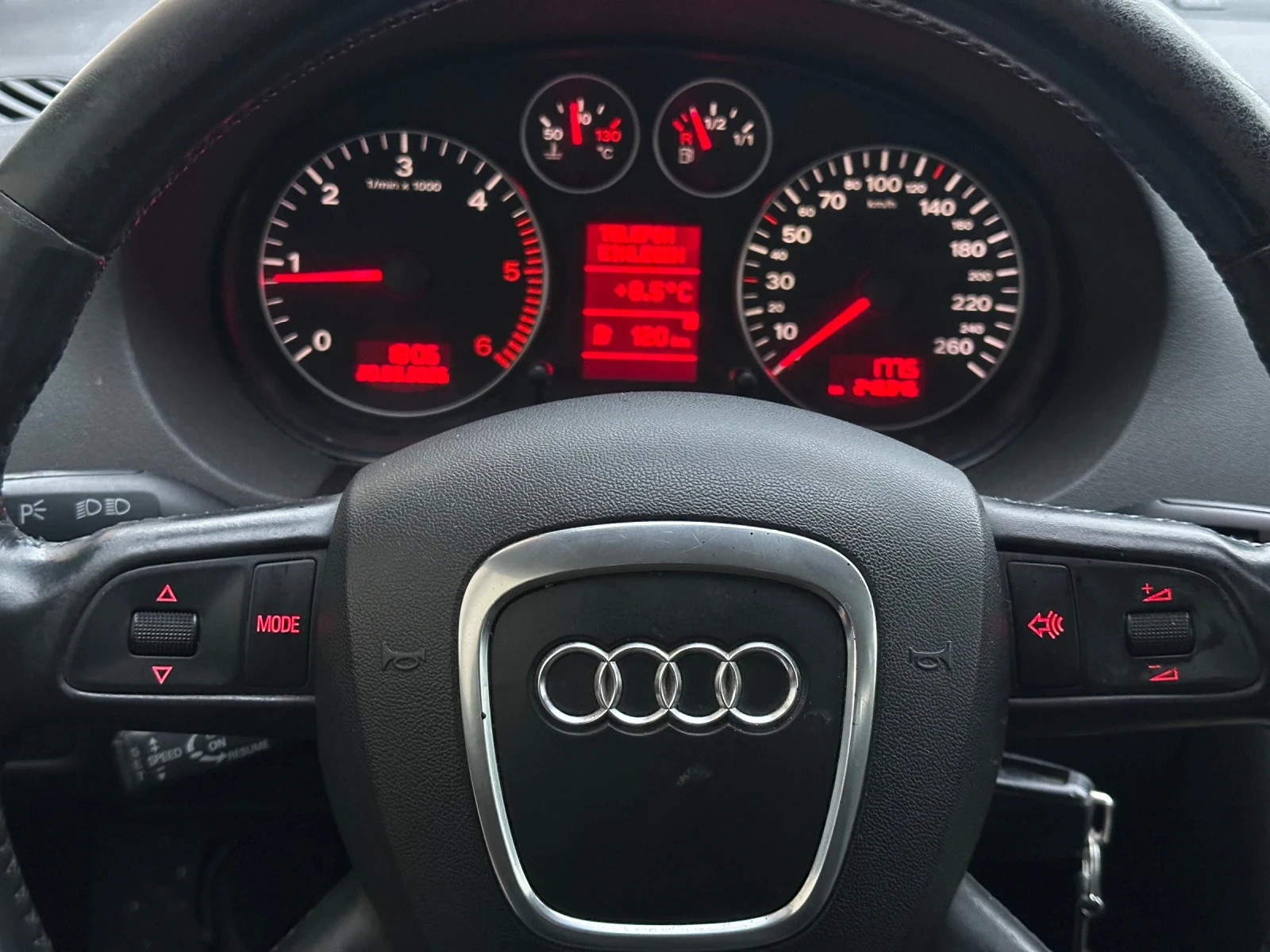 Audi A3 2.0TDi Quattro, снимка 9 - Автомобили и джипове - 53917456