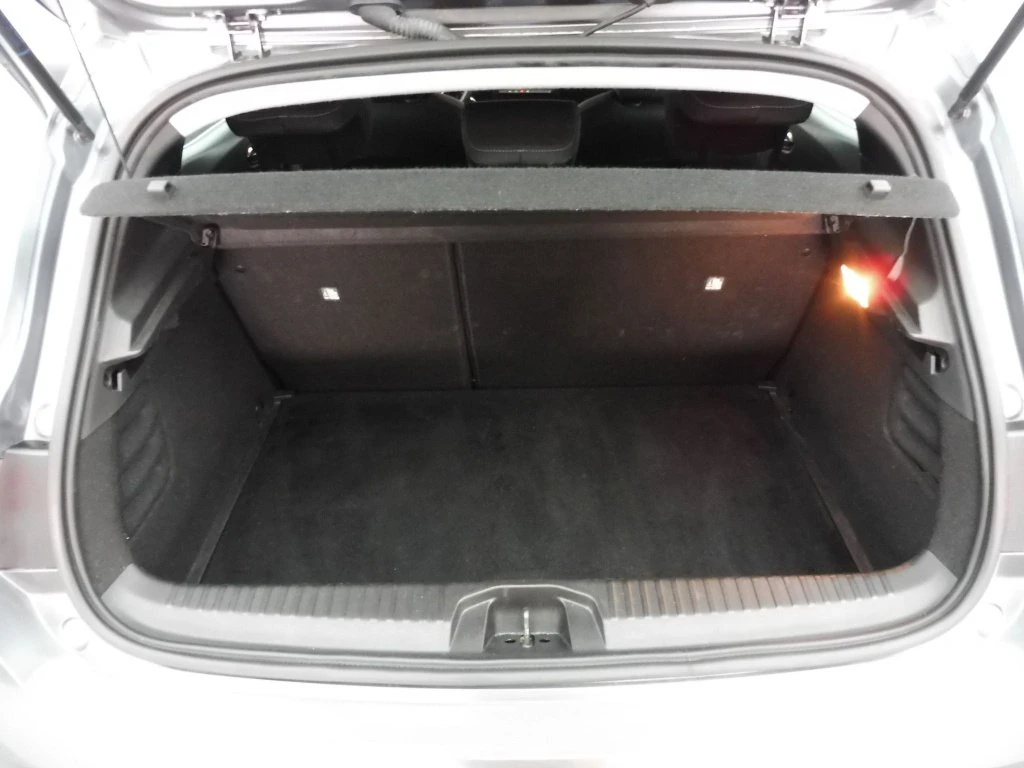 Renault Clio 1.0 Tce Equilibre, снимка 15 - Автомобили и джипове - 54109852