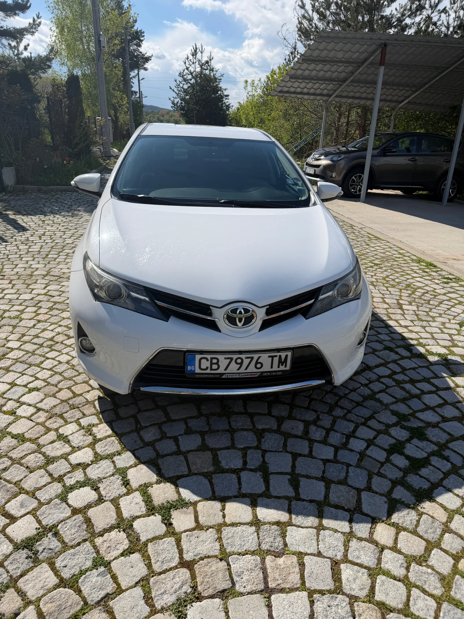 Toyota Auris 2.0 D4D 124 к. с., снимка 2 - Автомобили и джипове - 54391361