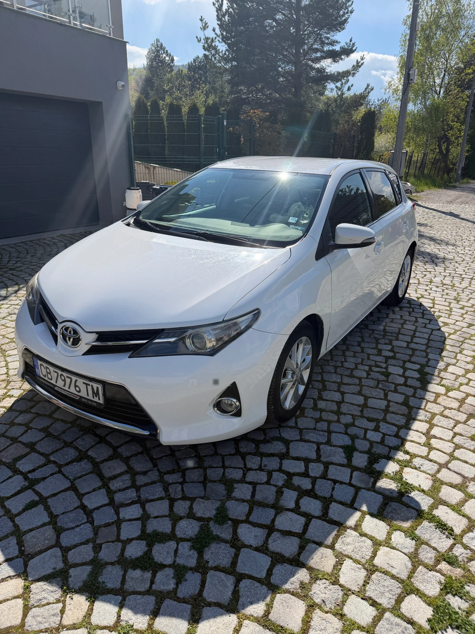 Toyota Auris 2.0 D4D 124 к. с., снимка 3 - Автомобили и джипове - 54391361