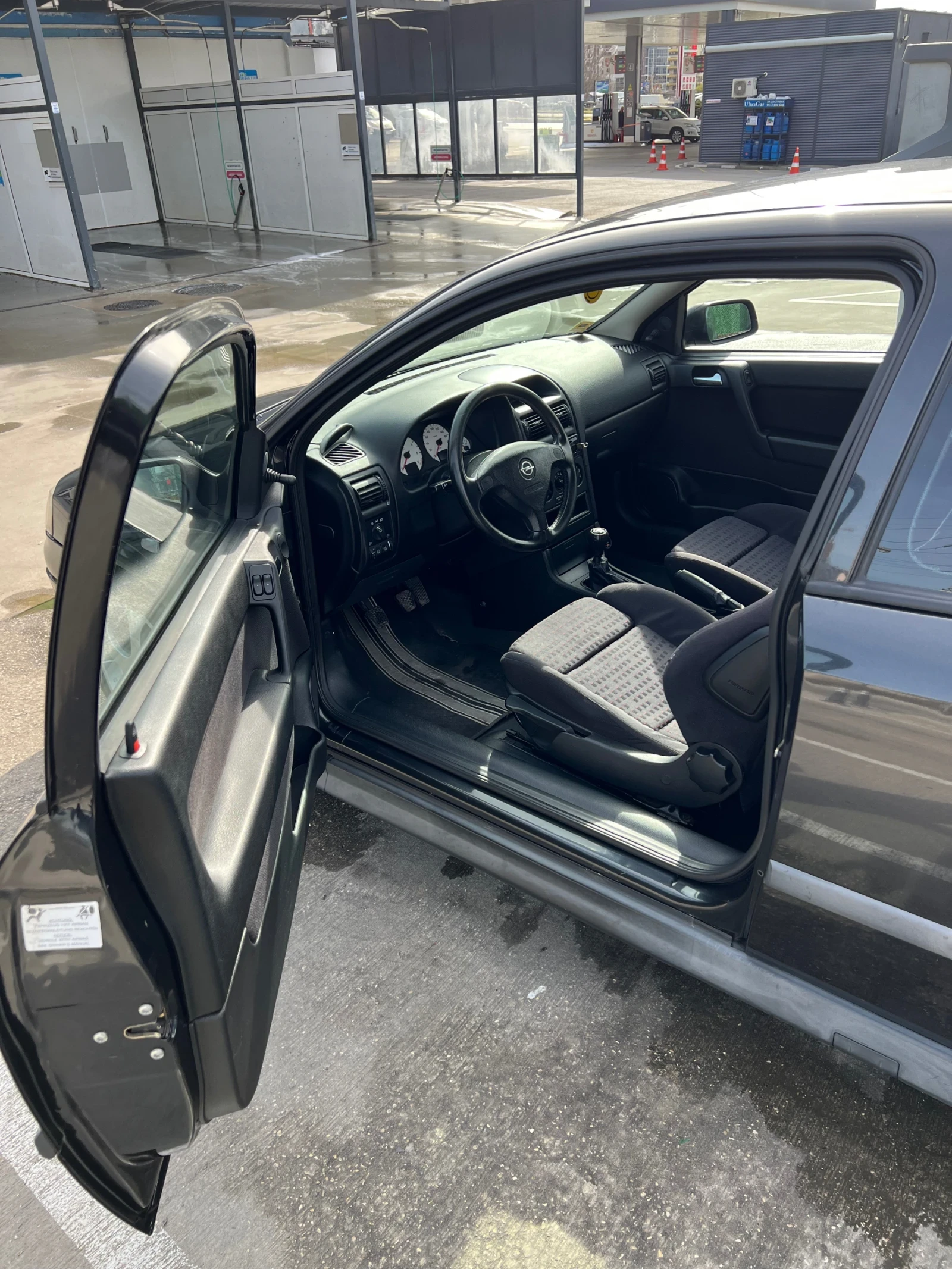 Opel Astra 1.6, снимка 10 - Автомобили и джипове - 54567553