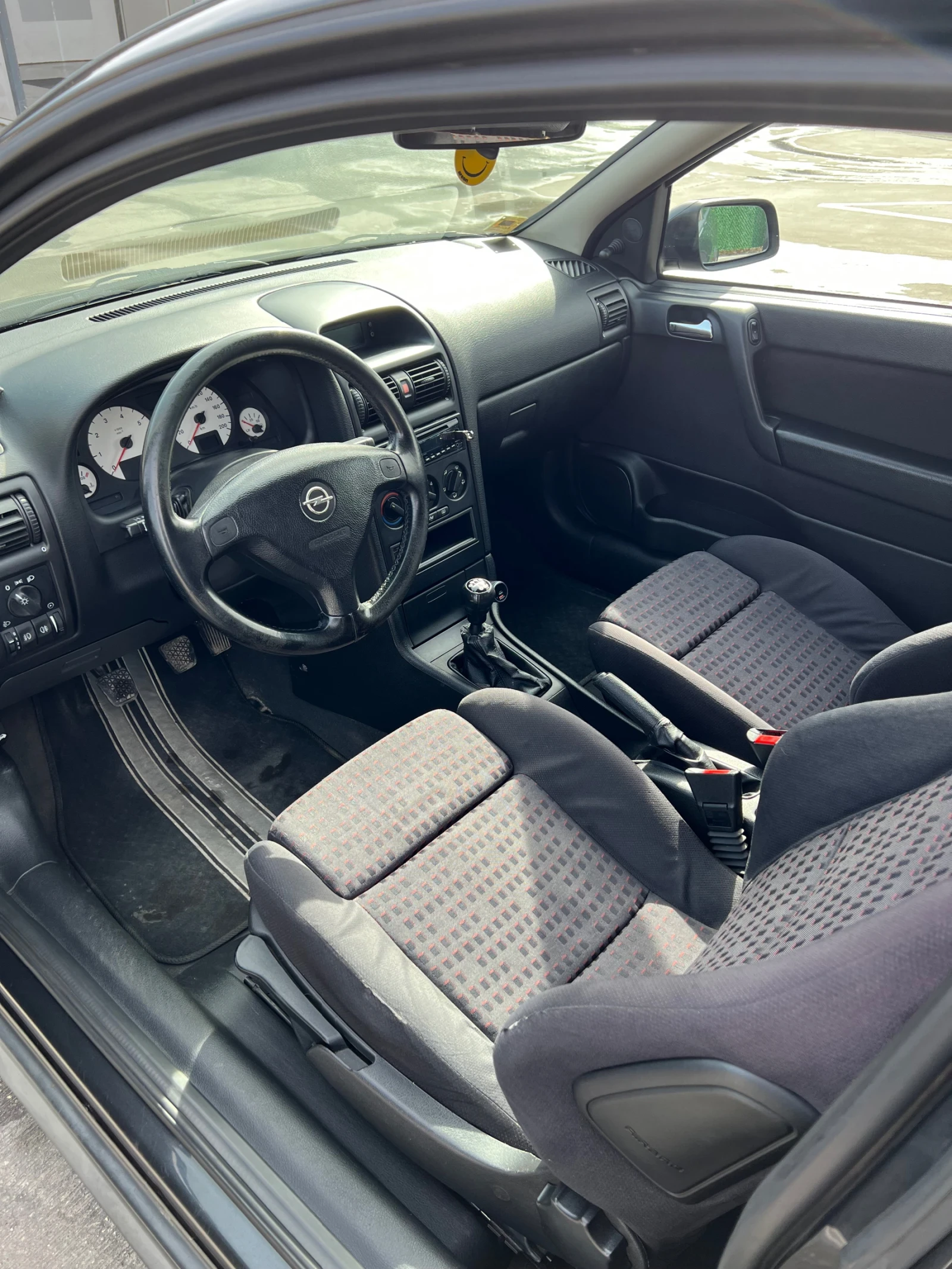Opel Astra 1.6, снимка 11 - Автомобили и джипове - 54567553