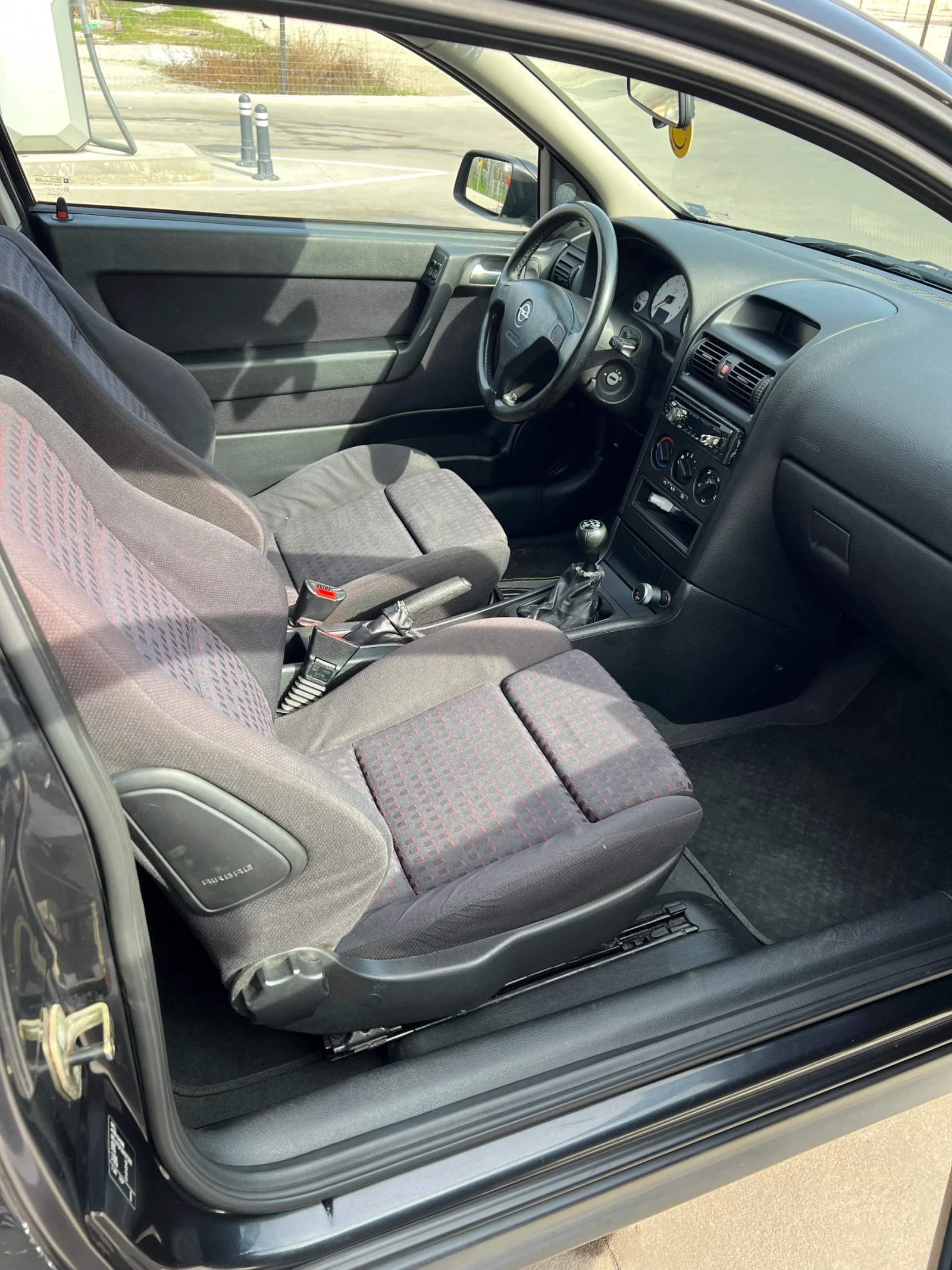 Opel Astra 1.6, снимка 13 - Автомобили и джипове - 54567553
