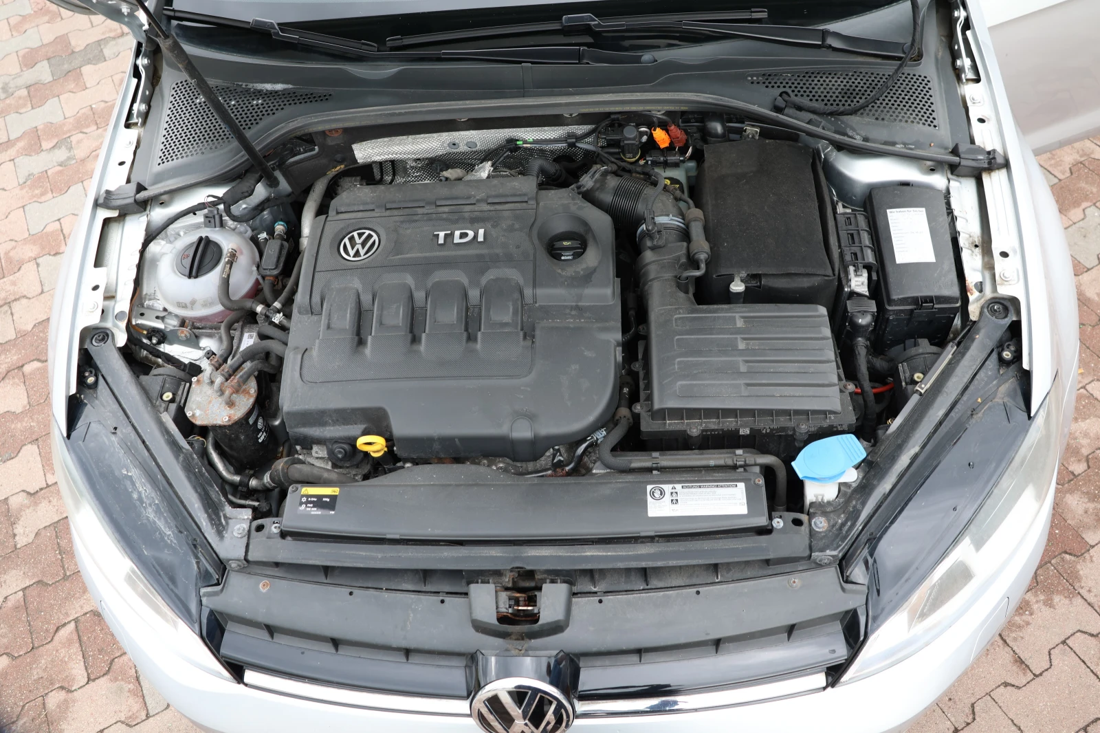 VW Golf Variant 2.0 TDI, снимка 16 - Автомобили и джипове - 54660534