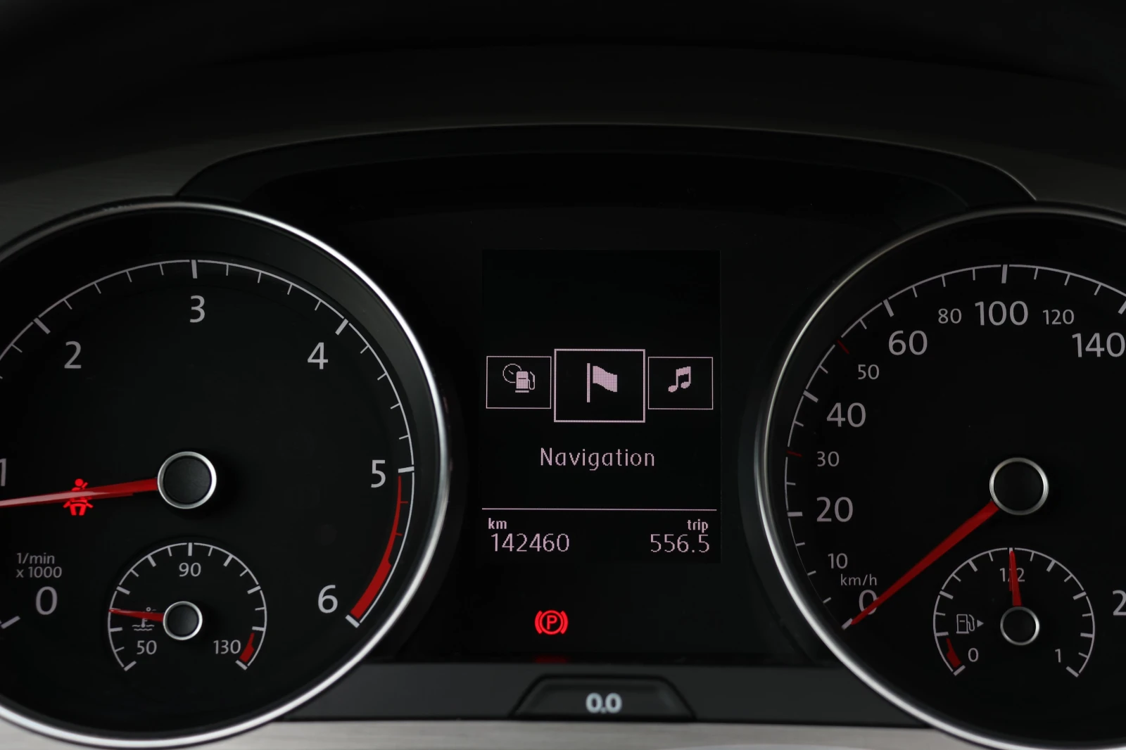 VW Golf Variant 2.0 TDI, снимка 9 - Автомобили и джипове - 54660534