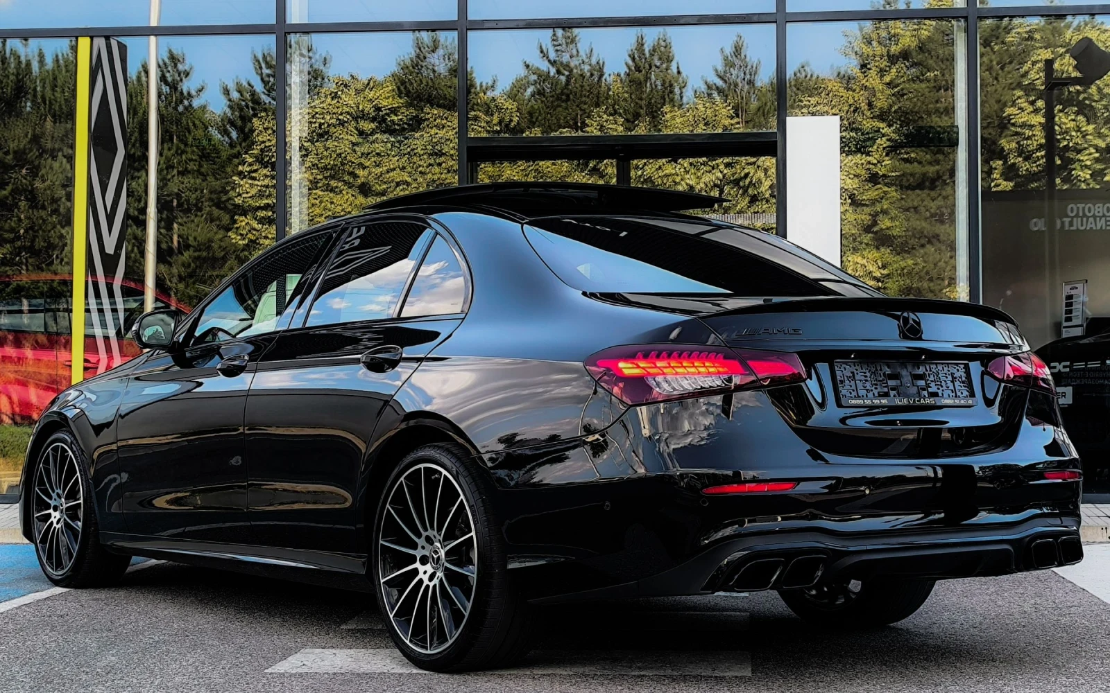 Mercedes-Benz E 220 D FACE AMG PAKET ПАНОРАМА HEAD UP FULL EXTRA, снимка 6 - Автомобили и джипове - 55071899