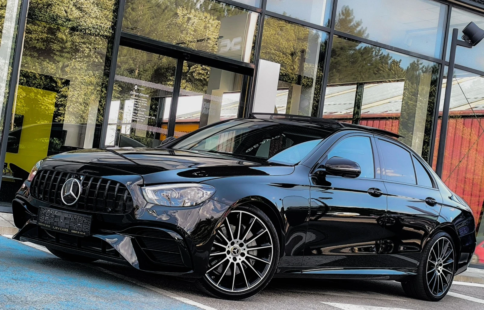 Mercedes-Benz E 220 D FACE AMG PAKET ПАНОРАМА HEAD UP FULL EXTRA