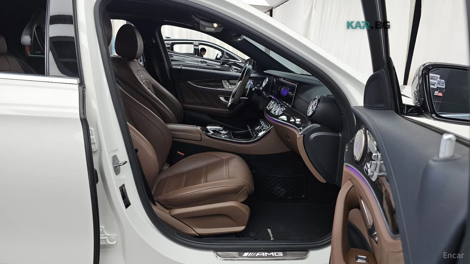 Mercedes-Benz E 63 AMG 4MATIC+ * МАСАЖИ* КОЖА* 360* НАВИ* HUB* ПОДГРЕВ* О, снимка 10 - Автомобили и джипове - 55208391