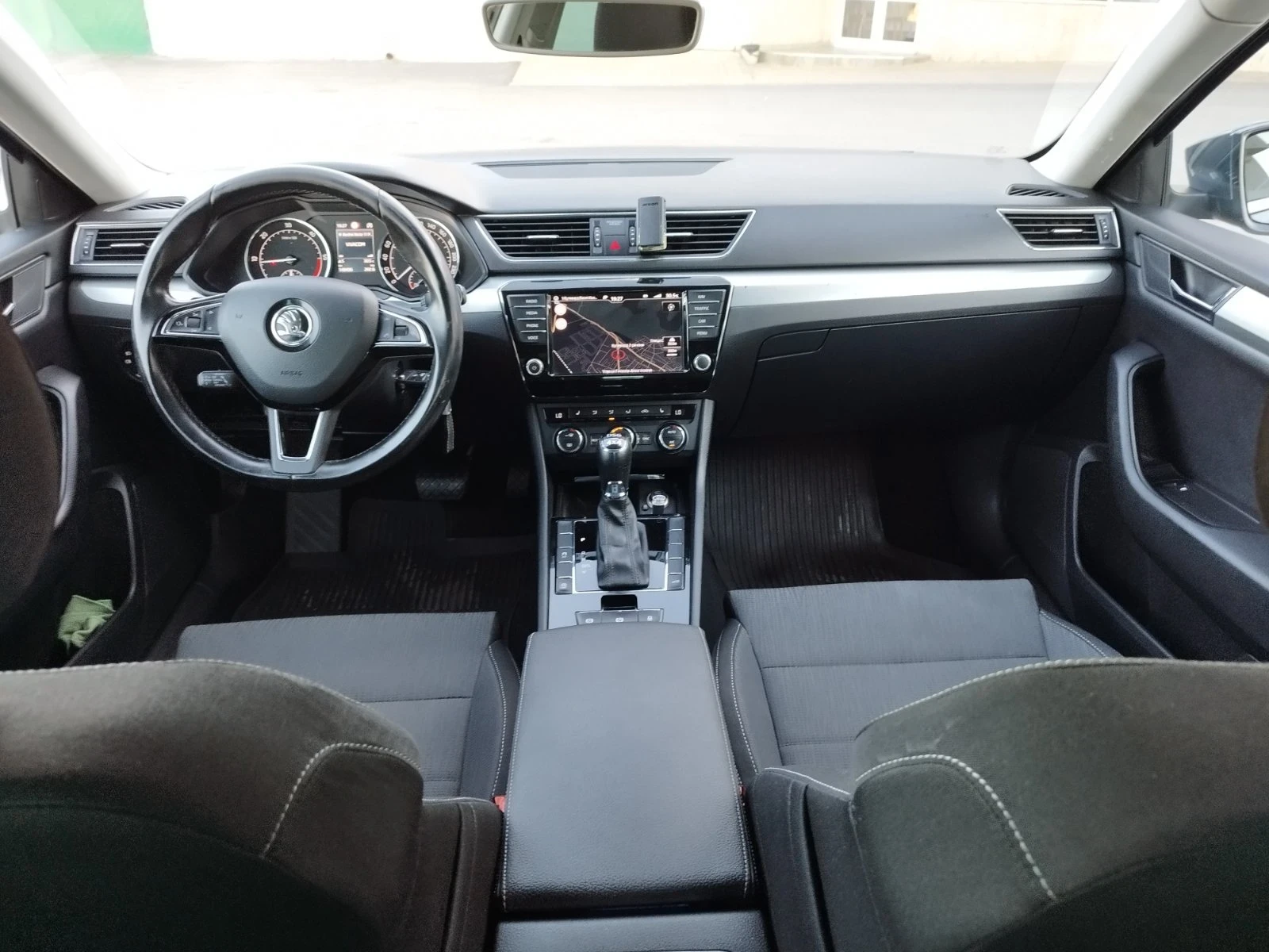 Skoda Superb 2.0 TDI 190к.с, снимка 17 - Автомобили и джипове - 55545276
