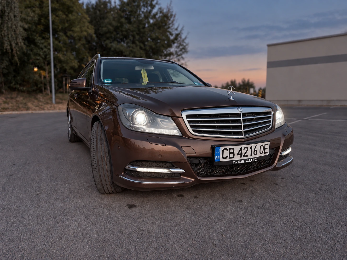 Mercedes-Benz C 200, снимка 2 - Автомобили и джипове - 55684696