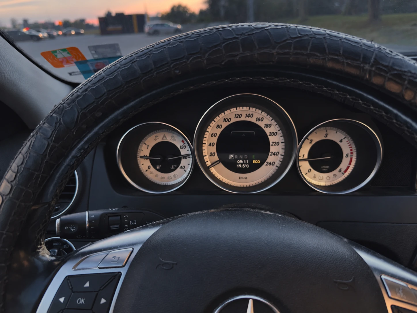 Mercedes-Benz C 200, снимка 10 - Автомобили и джипове - 55684696