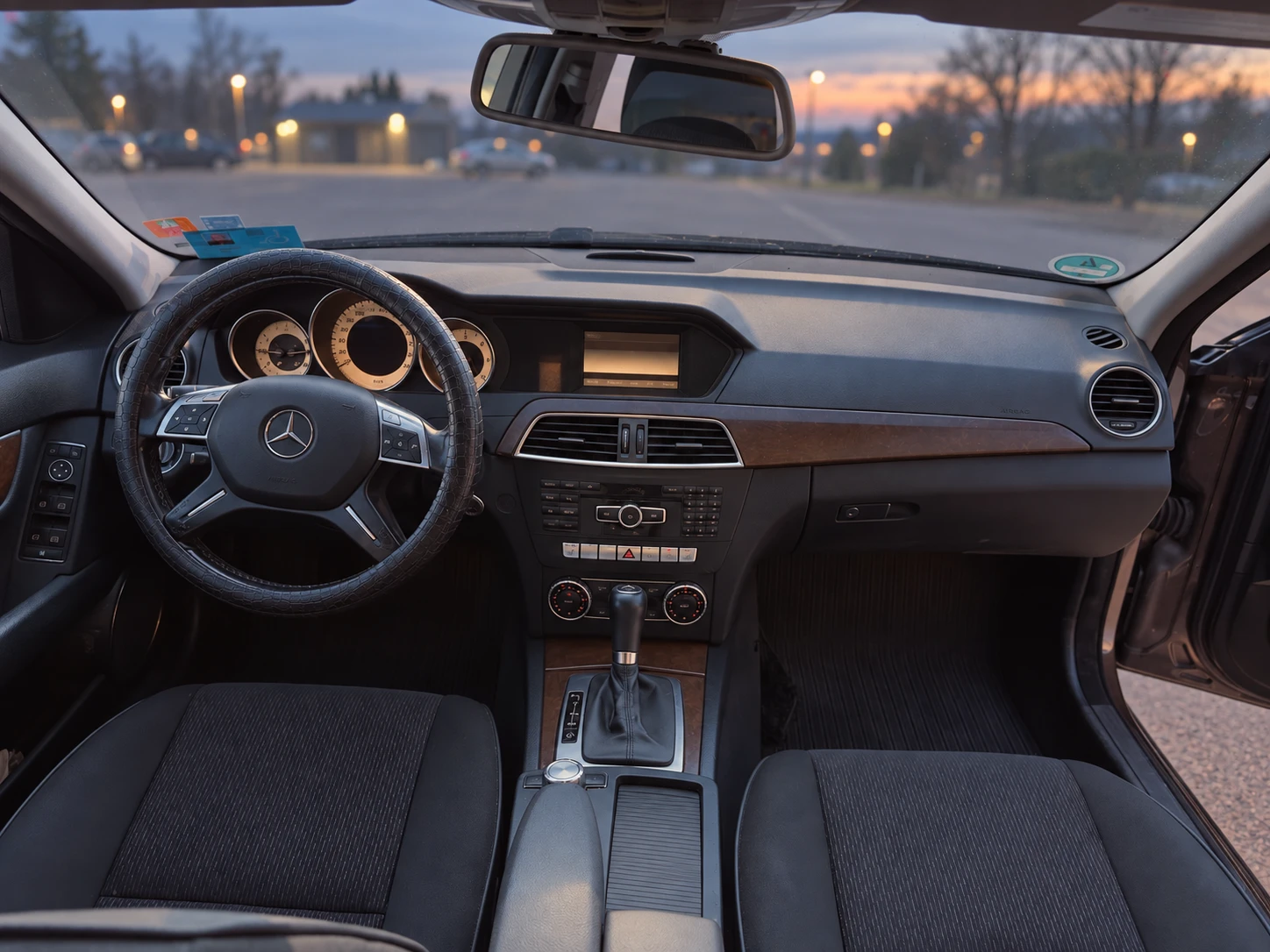 Mercedes-Benz C 200, снимка 11 - Автомобили и джипове - 55684696