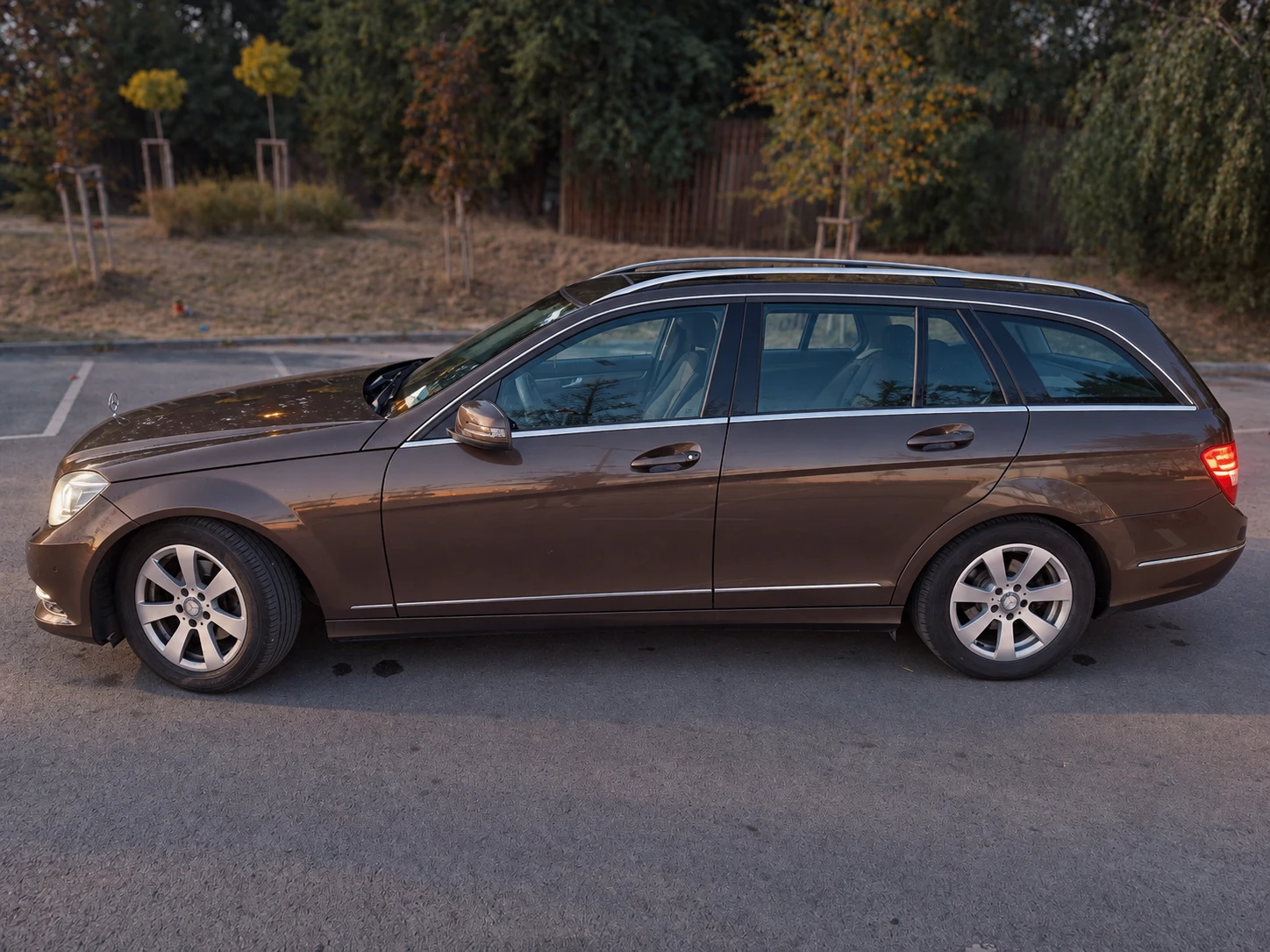 Mercedes-Benz C 200, снимка 4 - Автомобили и джипове - 55684696