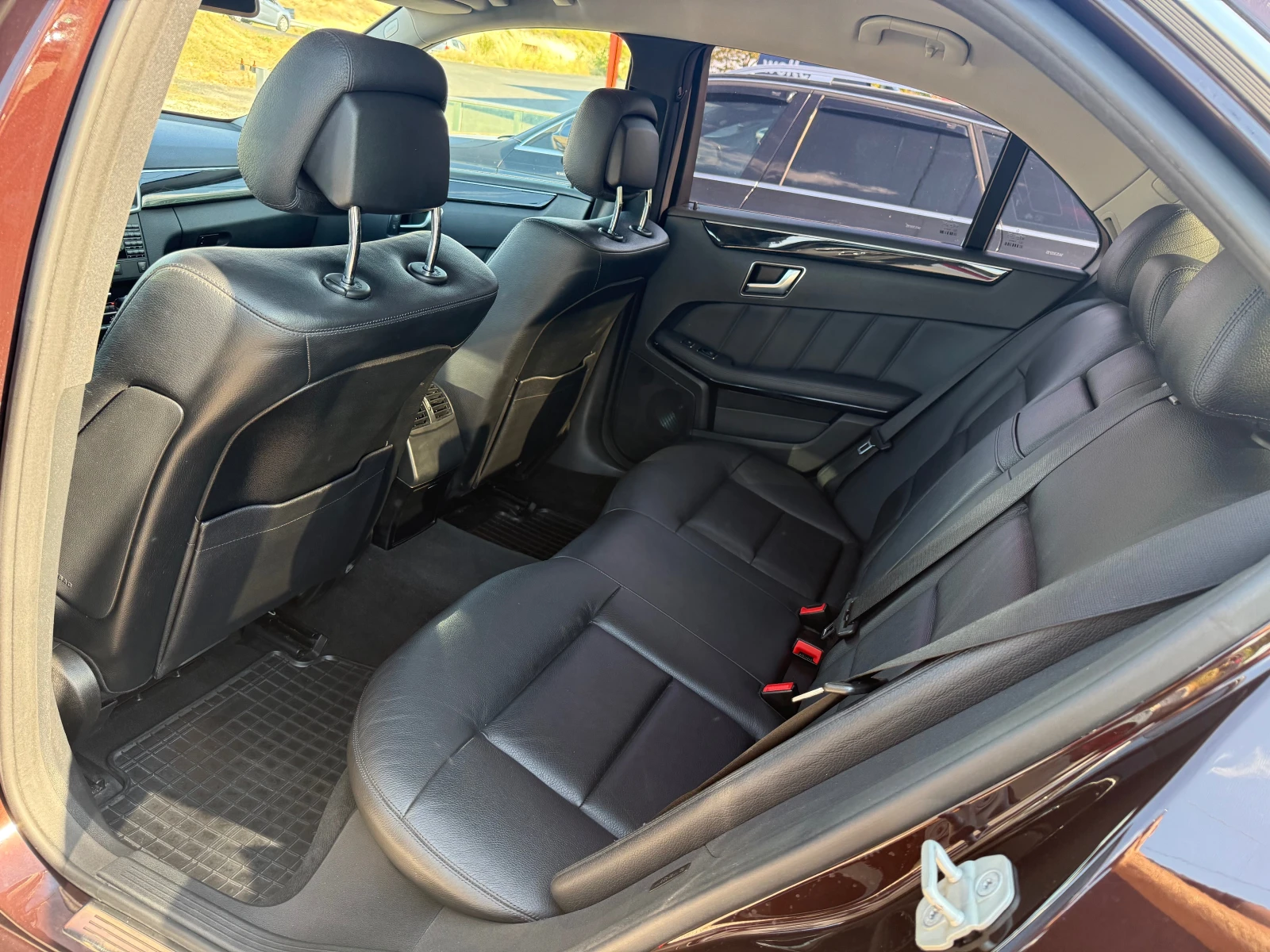 Mercedes-Benz E 200 2.2CDi, АВАНГАРД, ФУЛ ЕКСТРИ, снимка 15 - Автомобили и джипове - 55665793
