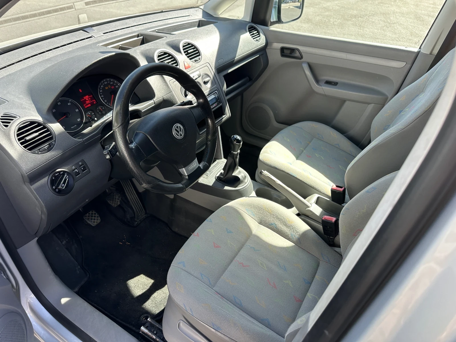VW Caddy 2.0, снимка 9 - Автомобили и джипове - 56541218