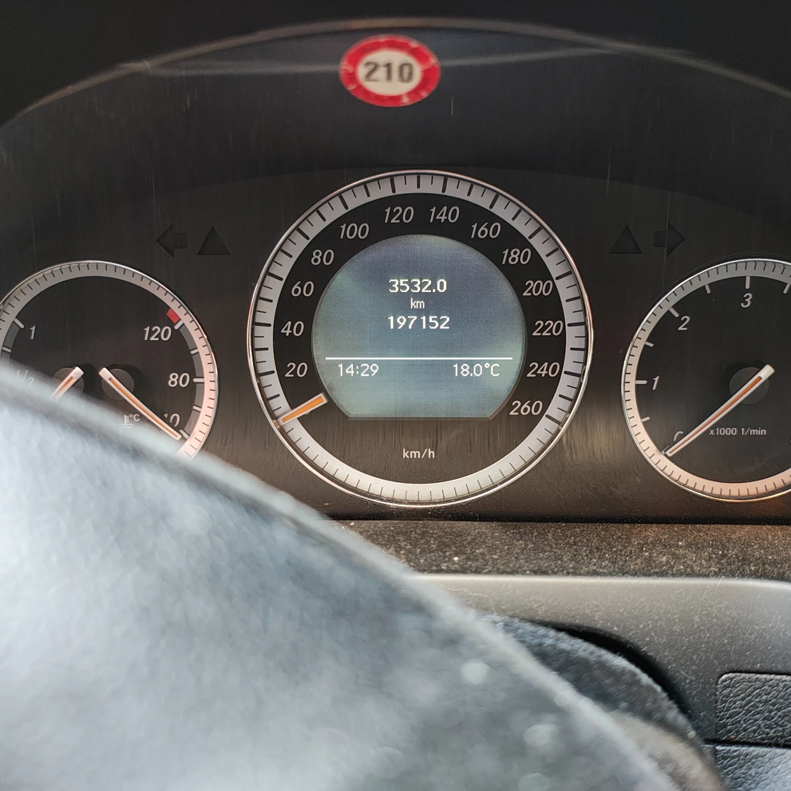 Mercedes-Benz C 220, снимка 8 - Автомобили и джипове - 56636485