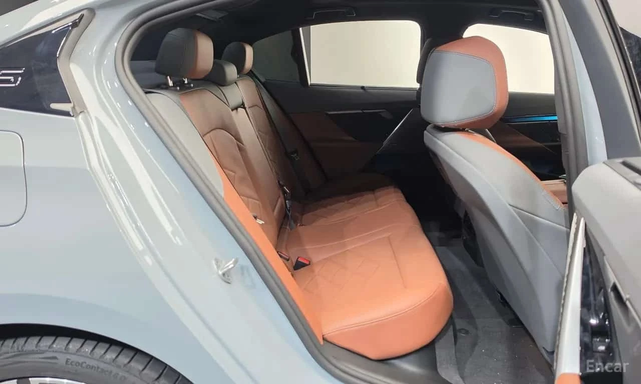 BMW 530E * M Sport * , снимка 12 - Автомобили и джипове - 56685260