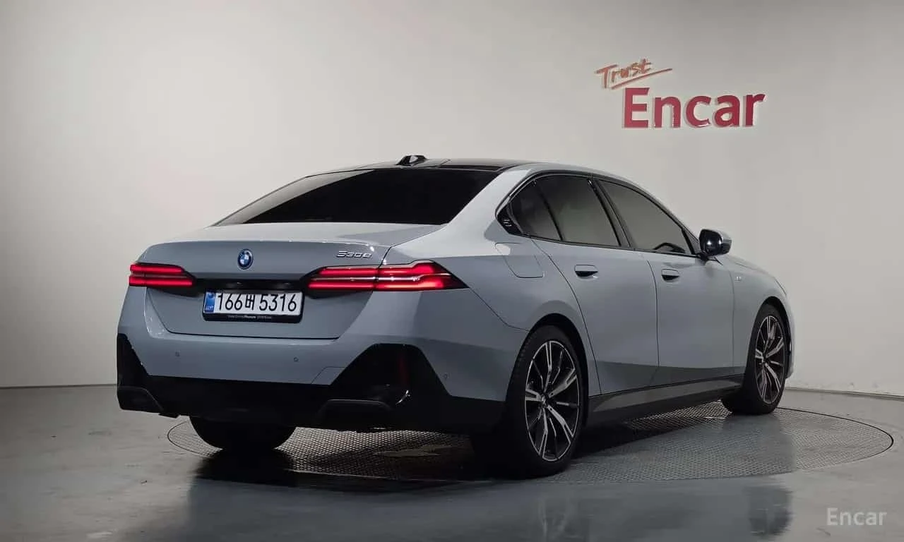 BMW 530E * M Sport * , снимка 2 - Автомобили и джипове - 56685260