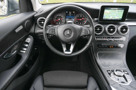 Mercedes-Benz GLC 220 4Matic* AMG* Matrix* Германия, снимка 13 - Автомобили и джипове - 45514305
