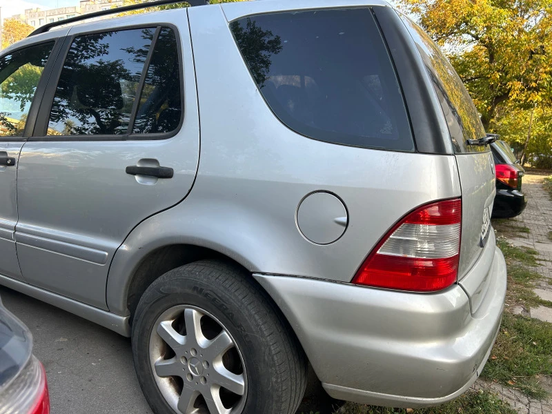 Mercedes-Benz ML 270, снимка 2 - Автомобили и джипове - 47635424