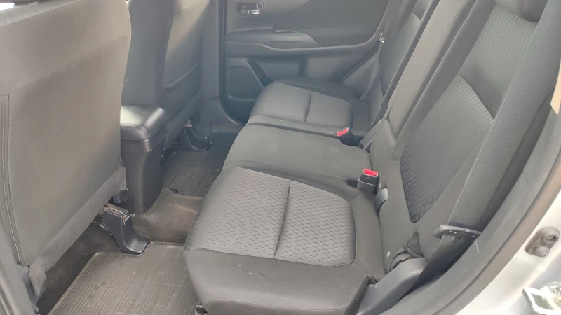 Mitsubishi Outlander 4x4 7места, снимка 8 - Автомобили и джипове - 49616845