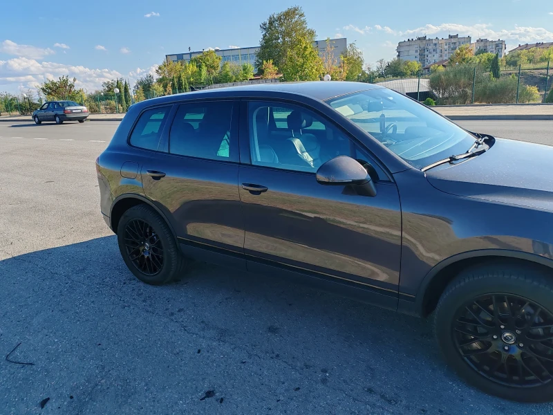 VW Touareg 3.0 TDI, снимка 4 - Автомобили и джипове - 52930273