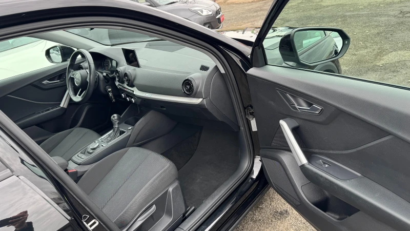 Audi Q2 1.4i АВТОМАТИК! Внос ШВЕЙЦАРИЯ!PDC, TEL, NAVI, LED, снимка 15 - Автомобили и джипове - 53230600